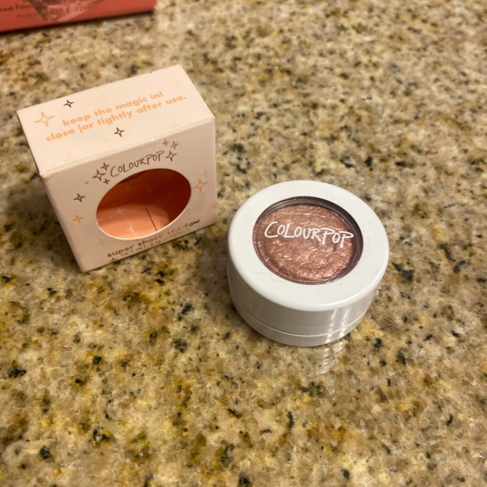 High end makeup bundle - Picture 9 of 9